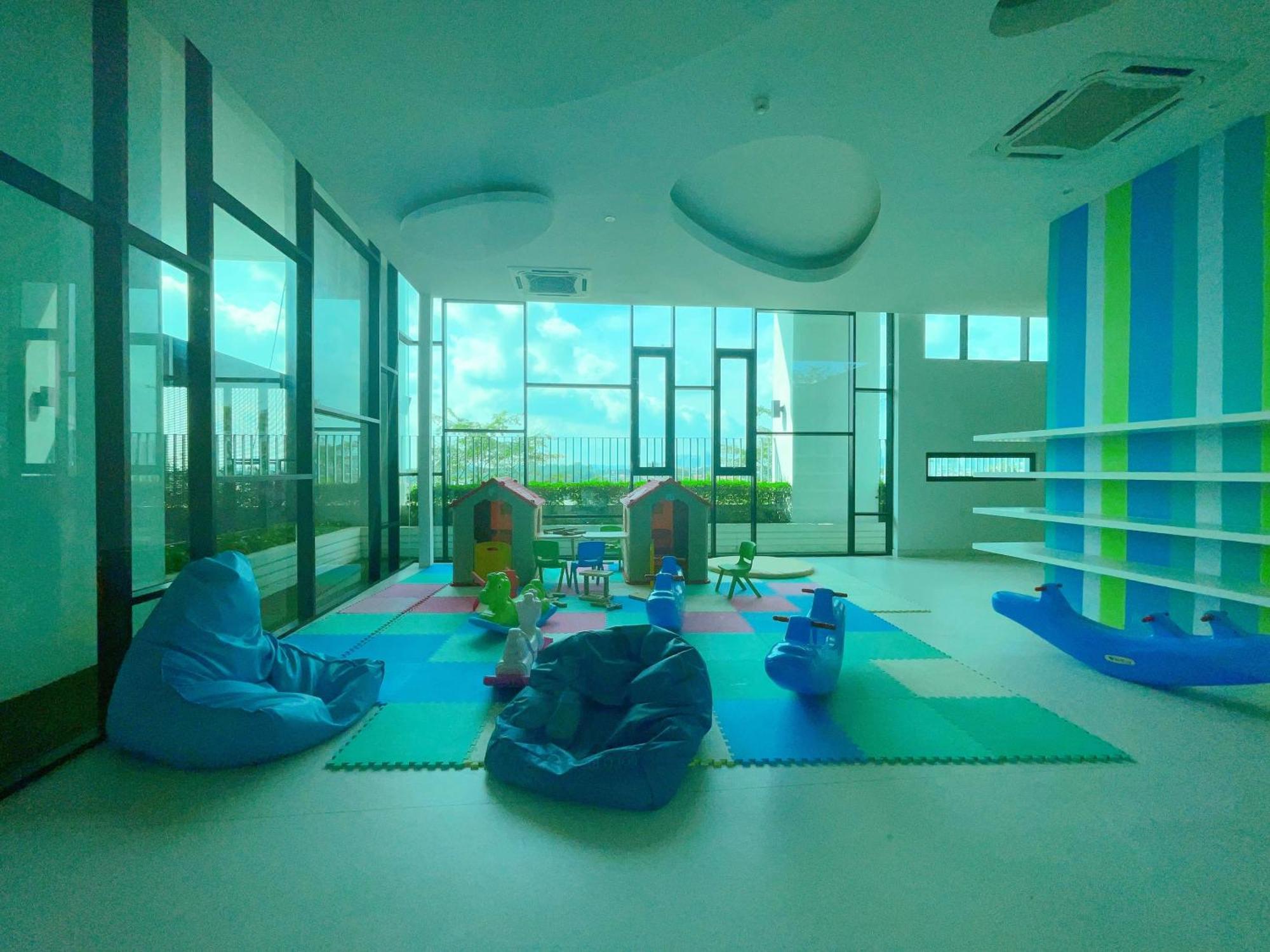 Monic Staycation #southkey Mosaic Next To Mid Valley Mall Apartemen
